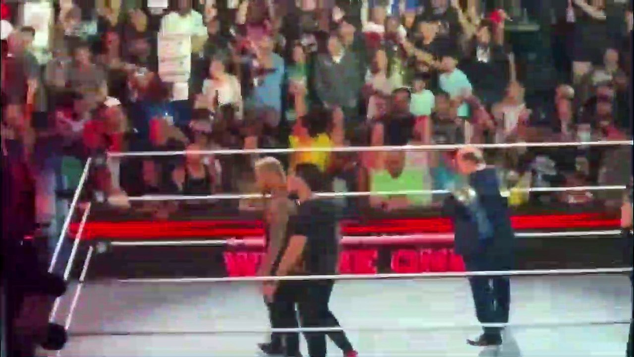 Jey Uso destroys Roman Reigns with steel chair - WWE Smackdown