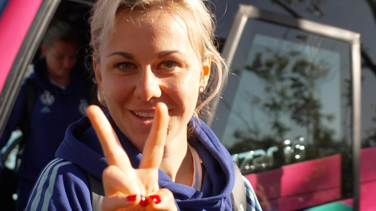 'Wo sind wir jetzt hier?': Frauen-Nationalteam erreicht WM-Quartier