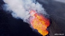 Eruzione in Islanda, spettacolari colate di lava a 30 km da Reykjavik