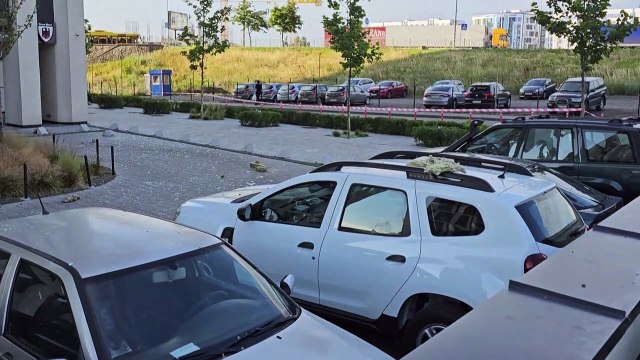إصابة أربعة أشخاص في قصف بطائرات مسيّرة استهدف كييف ليلا