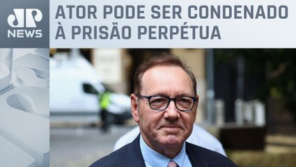 Kevin Spacey passa por julgamento na corte de Londres