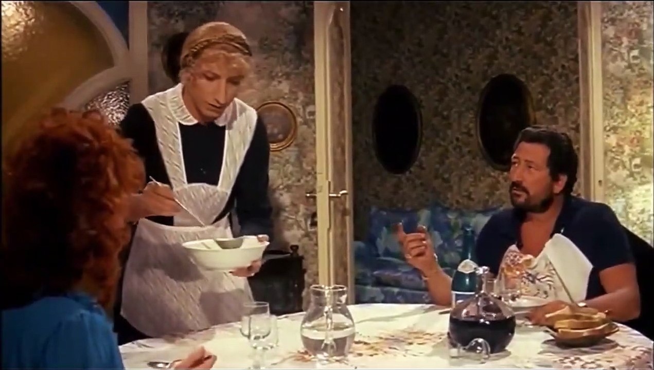 Pippo Franco - Ecco Giuseppina, ti piace la sorpresa? All'anima della sorpresa, ma ndo l'hai presa allo zoo safari? - scene comiche da ridere film cult Zucchero miele e peperoncino 1980