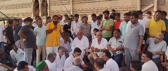 Video: 40 मिनट में 23 लाख के ड्राइफ्रूट चोरी, पुलिस खंगाल रही सीसीटीवी फुटेज
