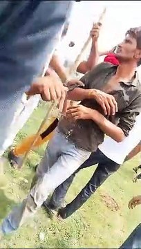 छात्रा का अपहरण करने का किया प्रयास, लोगों ने पकड़ कर धुनाई कर दी