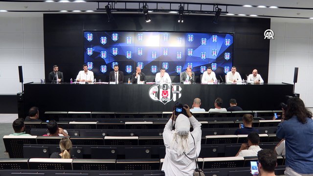 İSTANBUL - Beşiktaş Erkek Basketbol Takımı'nın yeni transferleri için imza töreni düzenledi (1)