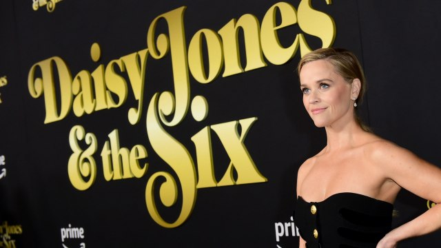 Reese Witherspoon Says It's a Vulnerable Time Amid Her Divorce From Jim Toth