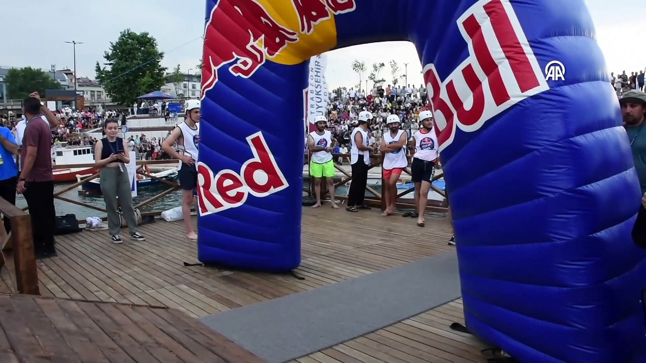 Trabzon'da yağlı direk yarışması düzenlendi