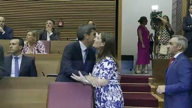 Carlos Mazón, investido presidente de la Generalitat con los votos de PP y Vox