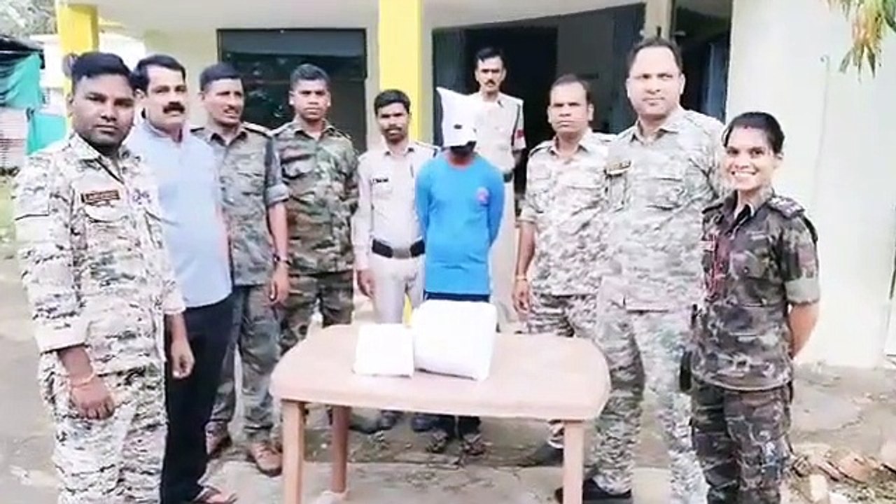 2 किलो 200 ग्राम गांजा के साथ आरोपी को पुलिस ने...