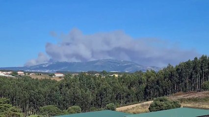 Fumo do incêndio no Cadaval chegou à Lourinhã. As imagens