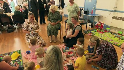 Queen receives three cheers during visit to Oasis Centre