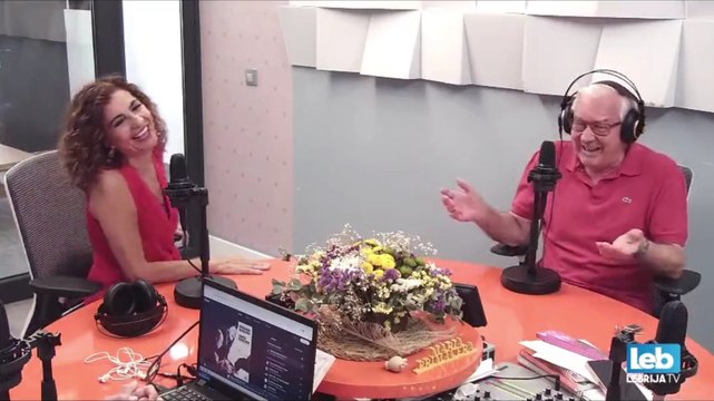 En el sexo, regularcita : así le han leído la mano a la ministra María Jesús Montero en Lebrija TV