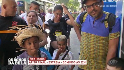 Craque Neto invade a Avenida Paulista e encontra fãs para divulgar Apito Final