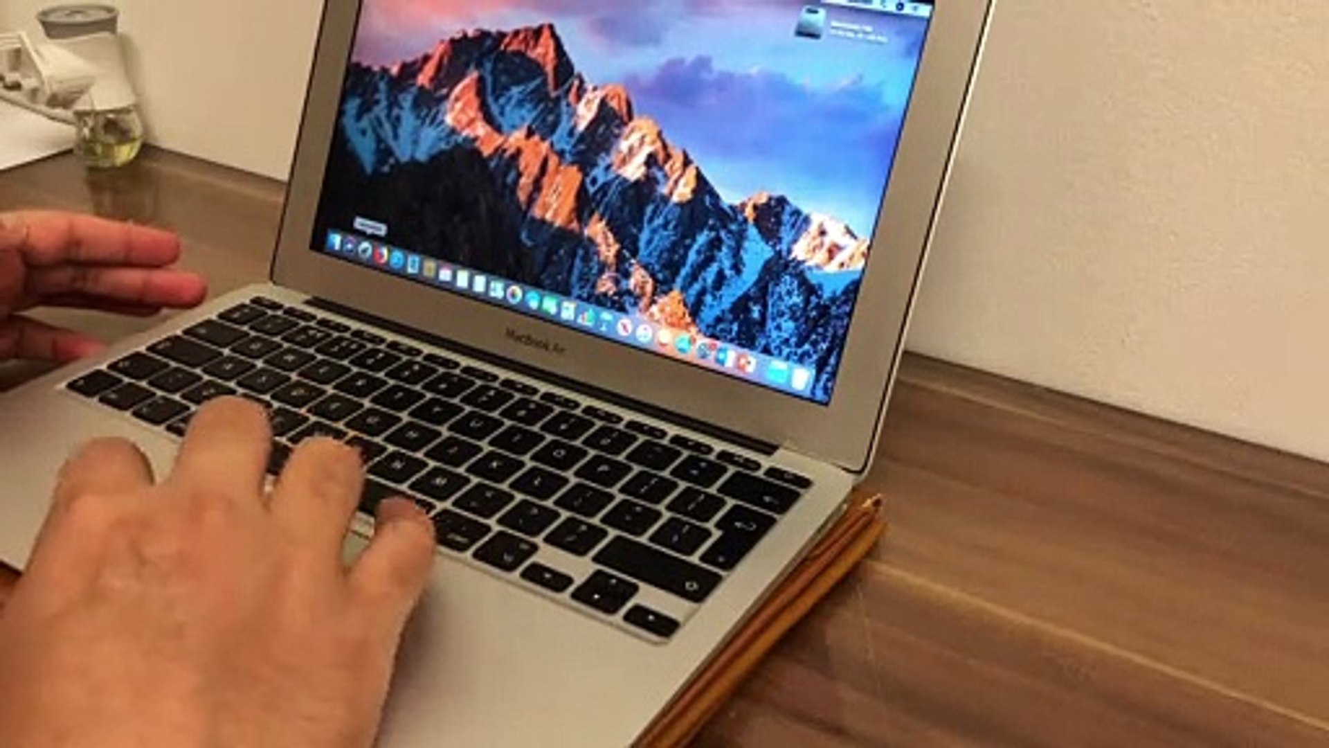 Should You PURCHASE the Apple MacBook Air 11” in 2020? | New - video  Dailymotion