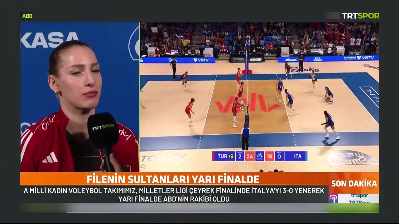 Une équipe nationale féminine de volley-ball a battu l'Italie 3-0 et est devenue demi-finaliste.