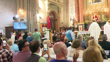 Rostros conocidos despiden a Carmen Sevilla en una misa multitudinaria