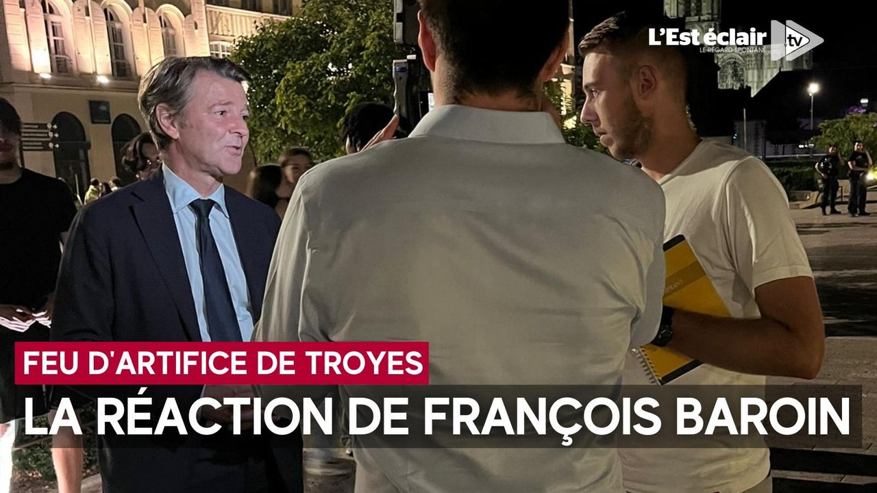 François Baroin, maire de Troyes, réagit au feu d'artifice 2023