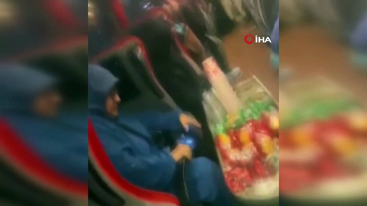 İçi yolcu dolu otobüste dehşet anları: Yolcu almak için durdu, kurşunlandı