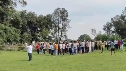 भोपाल आत्महत्या मामला,ग्रहग्राम पहुंचे शव,परिजनो ने किया शव रखकर चक्काजाम