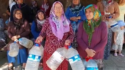 Depremden sonra suyu kesilen mahalle çözüm bekliyor