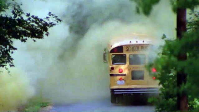 De si gentils petits monstres Bande-annonce (EN)