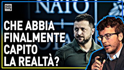 La scenetta tragicomica di Zelensky al vertice Nato: il linguaggio del corpo non mente