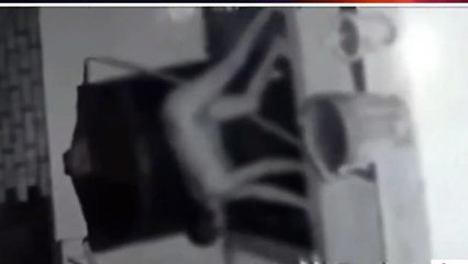 चंदौली: निर्वस्त्र होकर घर में घुसा चोर, कारनामा सीसीटीवी कैमरे में कैद