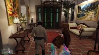 GTA5 King of the Building- The girls are too tough, scared Mike to run over the wall, games, action games.