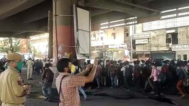 यह कैसा नो पार्किंग जोन ?