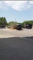 Una furgoneta se estampa contra una rotonda en Sant Adrià de Besòs