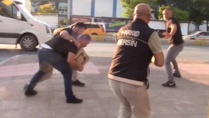 Mersin’de kargoyla uyuşturucu sevkiyatına film gibi operasyon