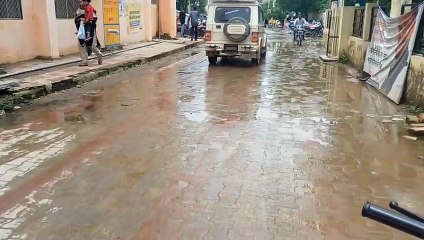 जिम्मेदार कब देंगे ध्यान: प्रवेश द्वार पर पानी, परिसर में गंदगी बयां व्यवस्था की कहानी