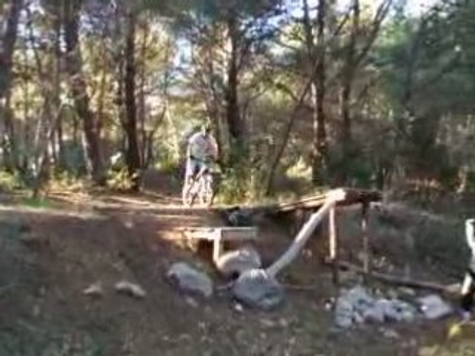 gap ben & cedric derrière