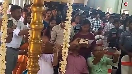 കാർത്തികപള്ളി സെൻ്റ് തോമസ് ഹയർ സെക്കണ്ടറി സ്കൂളിൽ ഗ്രീഗോറിയോസ് തിരുമേനി കുട്ടികളോടൊപ്പം