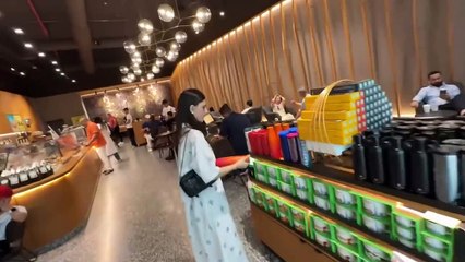 Pohanch Gaye burj khalifa or boht sari shopping ki ️