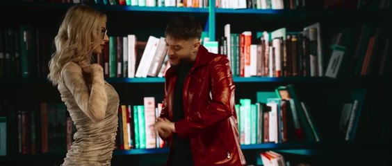 Nikolas - Gagica cu ochelari [videoclip oficial]