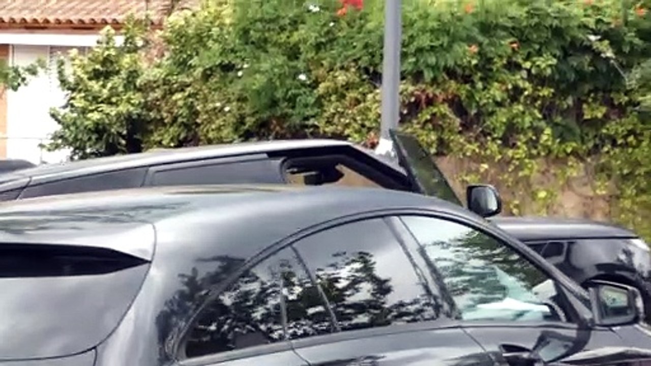 Piqué compagina sus vacaciones con sus hijos y sus 'encuentros' con Clara Chía