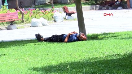 İstanbul'da Sıcak Havada Vatandaşlar Denize ve Parklara Akın Etti