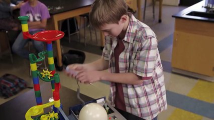 Jurassic School Bande-annonce (EN)