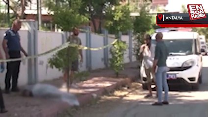 Antalya'da kaldırım üzerindeki cesedi dondurma yiyerek teşhis etmeye çalıştı