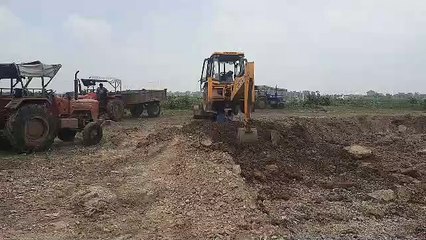 सड़क निर्माण का ठेका , ठेकेदार को फायदा पहुंचानेे ग्राम पंचायत ने कर दिया पत्थर उत्खनन का प्रस्ताव पास