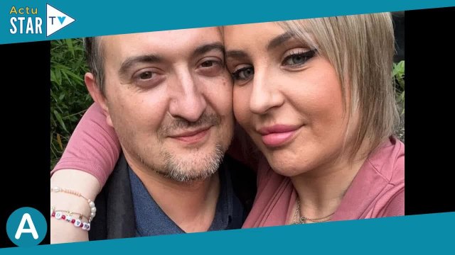 Meubles en marbre, canapé XXL, écran plat... Amandine Pellissard dévoile son intérieur très luxueux