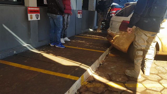 Dois homens são detidos pela PRF por transporte de medicamentos ilegais