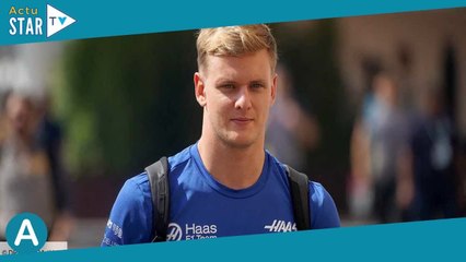 Michael Schumacher : son fils Mick ému au volant de l'une de ses voitures emblématiques