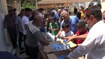 Silopi'de 15 Temmuz Demokrasi ve Birlik Günü etkinlikleri kapsamında lokma dağıtıldı