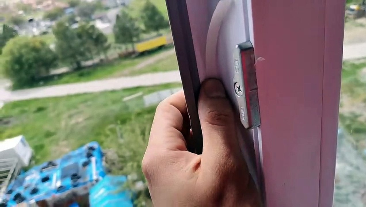 Ucuz Kendin Yap  Sineklik Nasıl Takılır ?