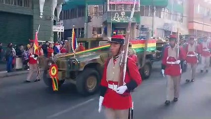 Trasladan restos de protomártires a plaza Murillo por la gesta libertaria del 16 de julio de 1809