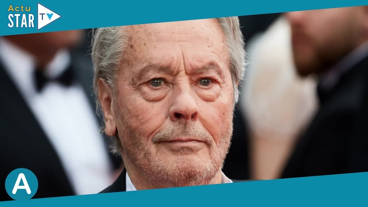 Alain Delon : Muraille, ponts-levis, piscines, chapelle... sa demeure exceptionnelle de Douchy est u