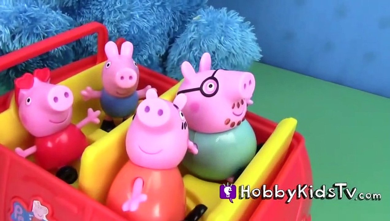 BIG Muddy Peppa JUMPING Talking Plushy! Cookie Monster Wants Kinder Surprise Eggs by HobbyKidsTV