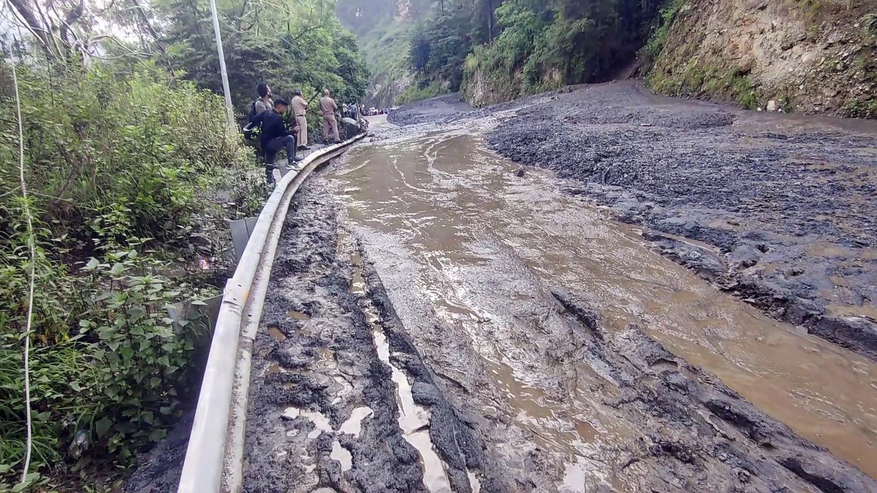 Uttrakhand road block
